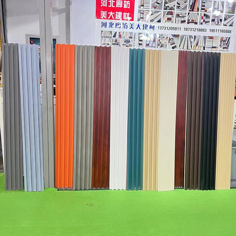 กระดาษปูผนัง WPC สีน้ําตาล ขนาดที่ปรับเปลี่ยนได้ด้วยการทราย ง่ายในการติดตั้งและบํารุงรักษา